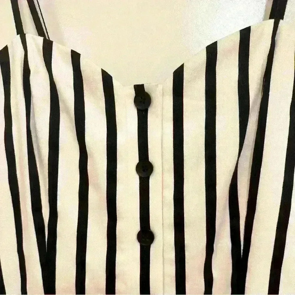 NWOT Alice + Olivia Nella button front mini dress in black and white str… - Picture 8 of 14